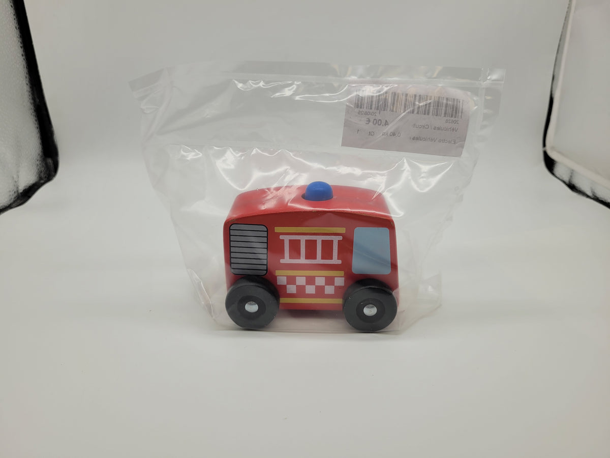 Petite pompier en bois