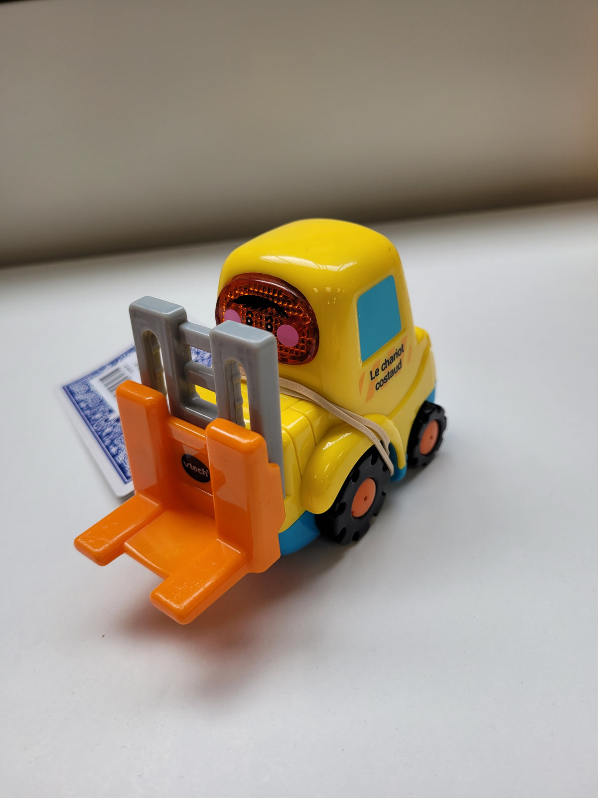 Voiture jeune electronique