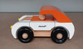 Voiture magnétique en bois