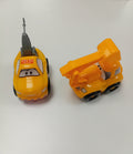 2 voitures jaunes